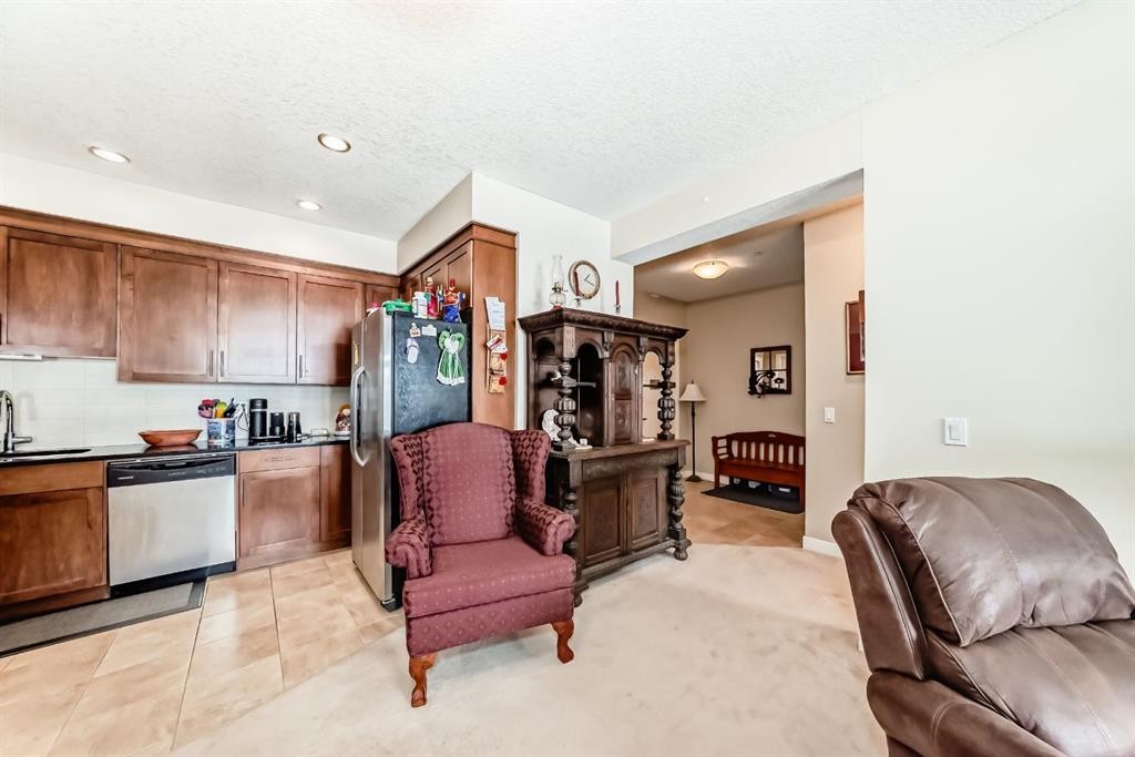 107-1005A Westmount Drive, Strathmore, AB - Indoor
