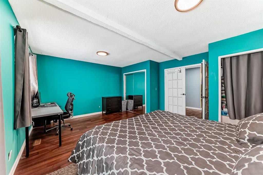 644 Spring Haven Court Se, Airdrie, AB - Indoor Photo Showing Bedroom