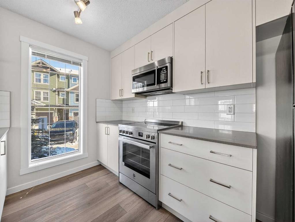 302 Cranbrook Square Se, Calgary, AB