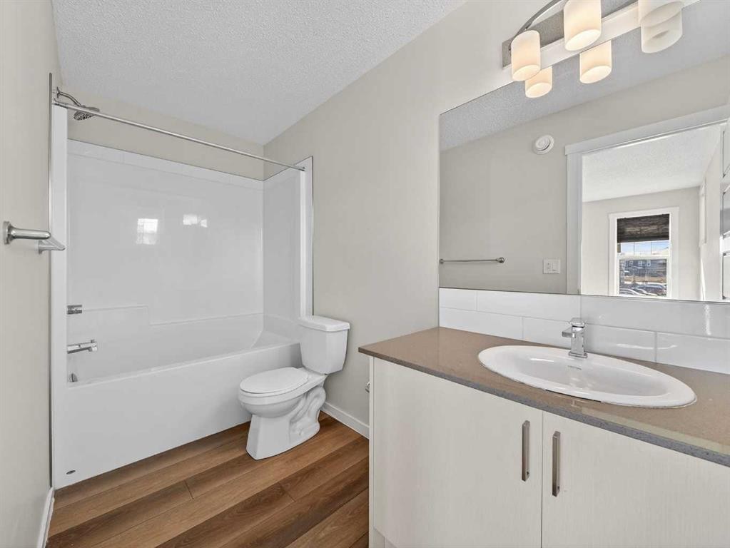 302 Cranbrook Square Se, Calgary, AB