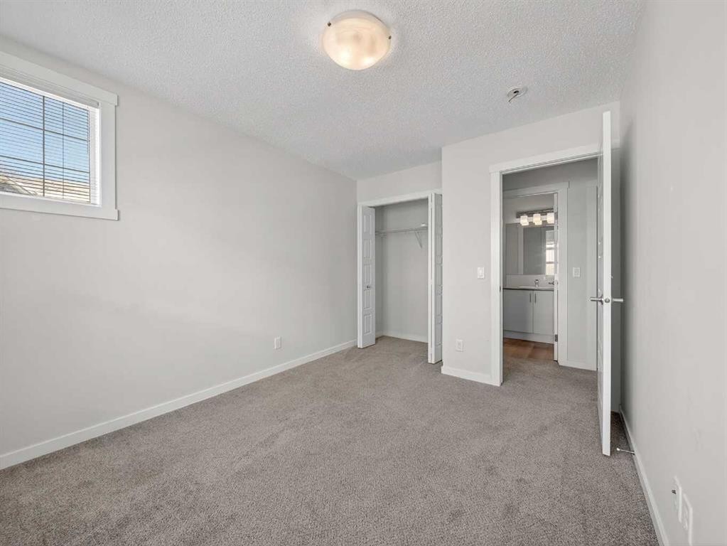 302 Cranbrook Square Se, Calgary, AB