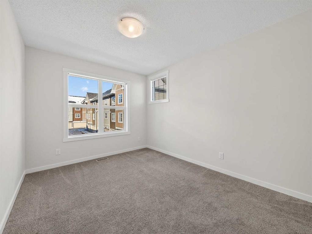 302 Cranbrook Square Se, Calgary, AB