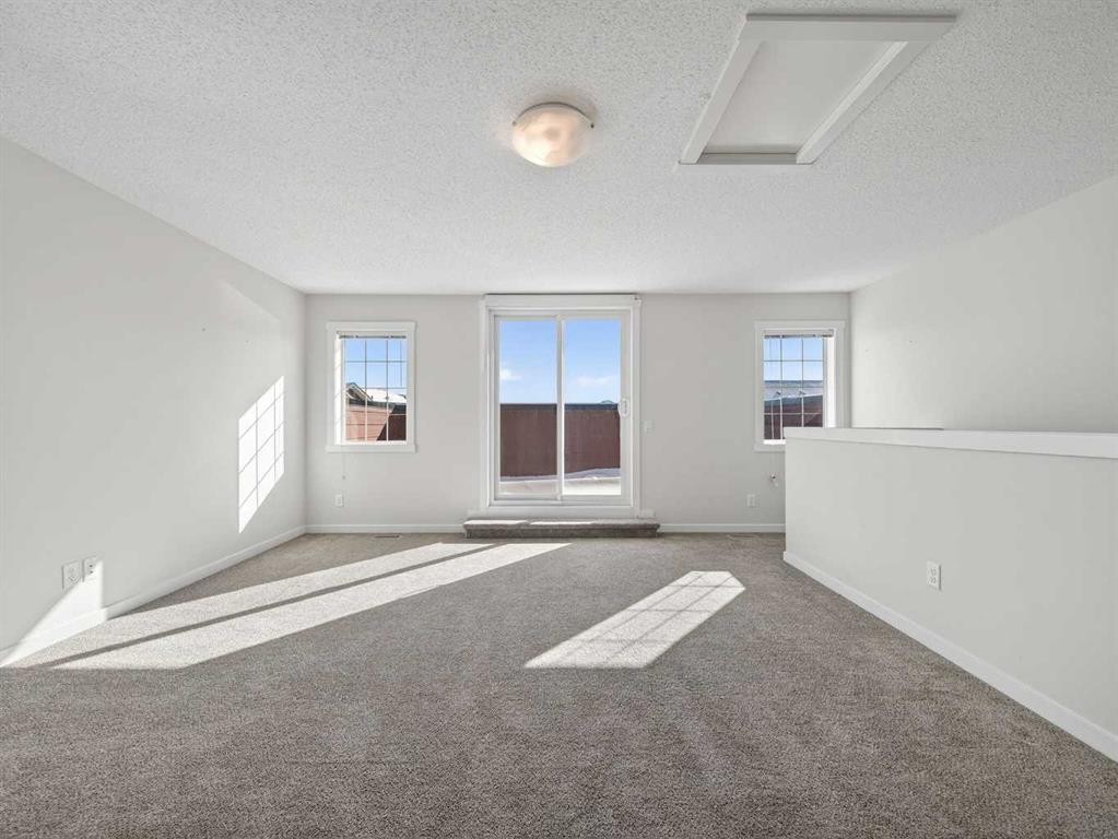 302 Cranbrook Square Se, Calgary, AB