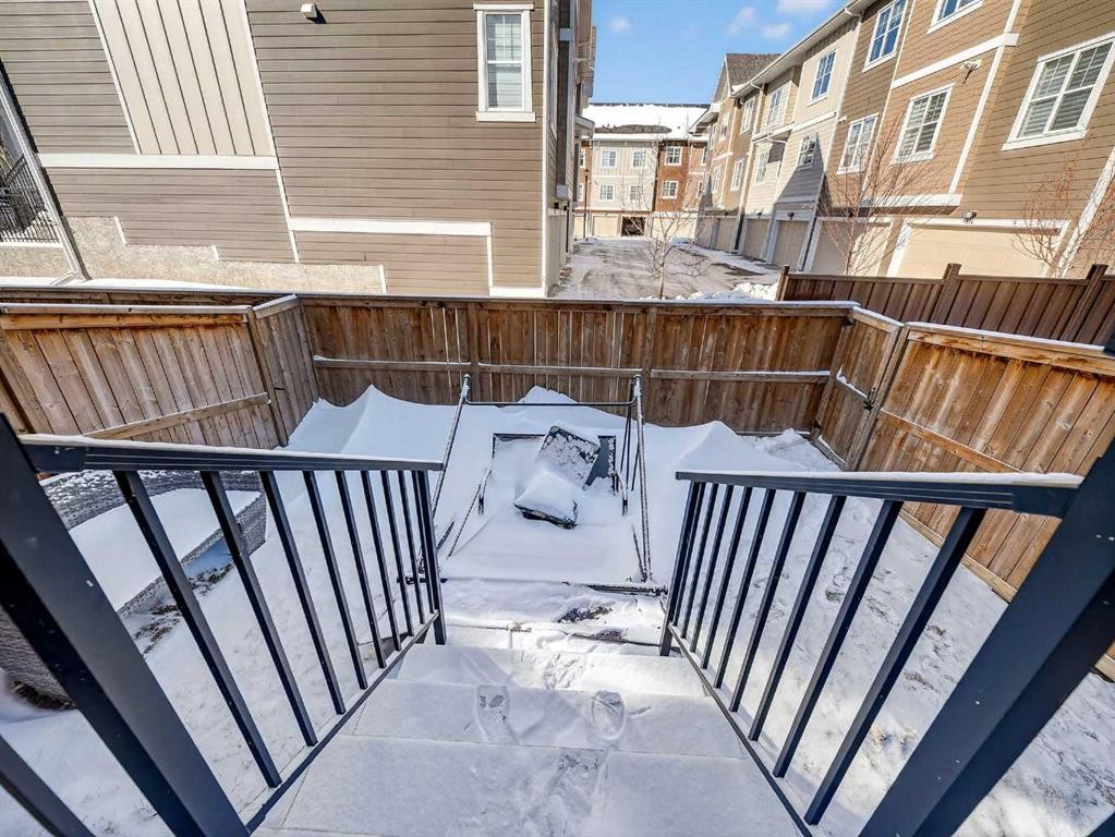 302 Cranbrook Square Se, Calgary, AB