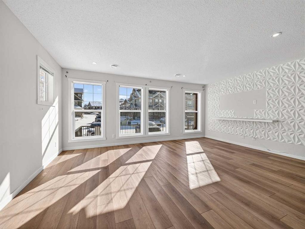 302 Cranbrook Square Se, Calgary, AB