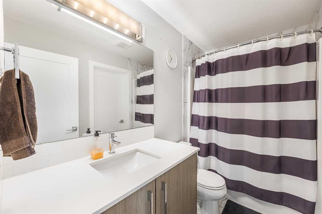 2126-76 Cornerstone Passage Ne, Calgary, AB - Indoor Photo Showing Bathroom