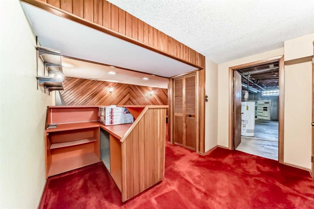 3408 Boulton Road Nw, Calgary, AB - Indoor Photo Showing Other Room