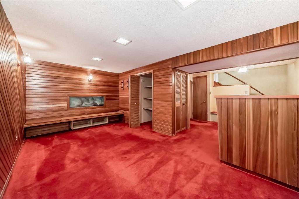 3408 Boulton Road Nw, Calgary, AB - Indoor Photo Showing Other Room