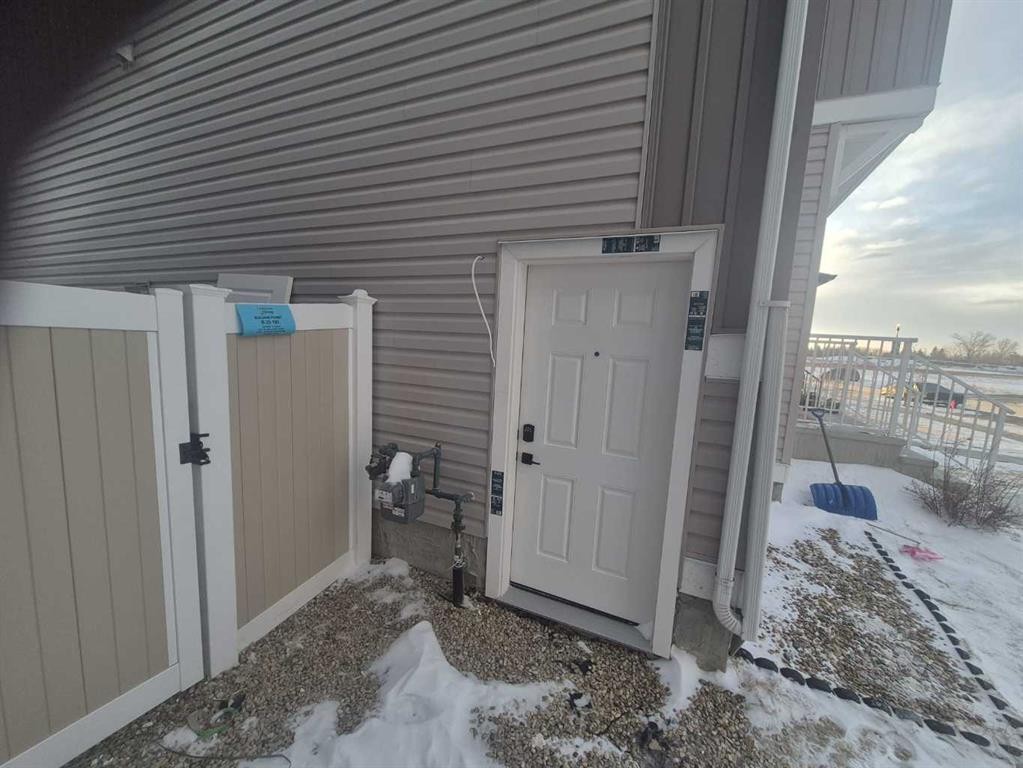 47 Lake Street, Rural Red Deer County, AB - Outdoor With Exterior