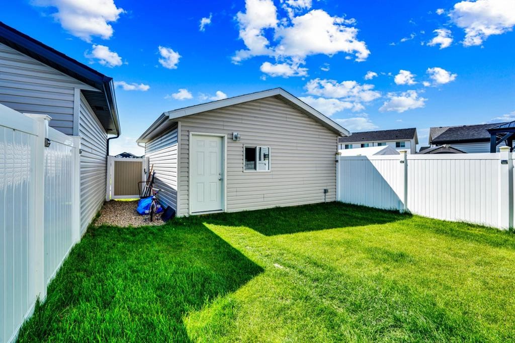 47 Lake Street, Rural Red Deer County, AB - Outdoor