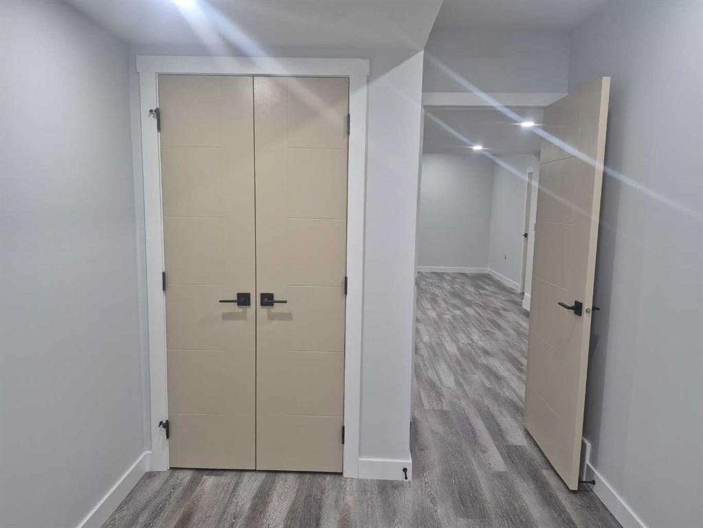 47 Lake Street, Rural Red Deer County, AB - Indoor Photo Showing Other Room