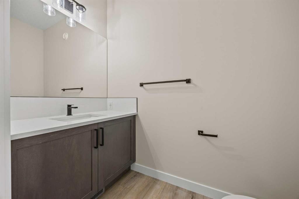 462 Kinniburgh Loop, Chestermere, AB - Indoor Photo Showing Bathroom