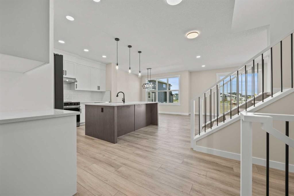 462 Kinniburgh Loop, Chestermere, AB - Indoor Photo Showing Kitchen With Upgraded Kitchen