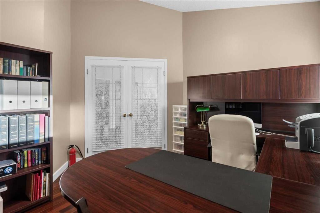 22 Varsity Estates Close Nw, Calgary, AB - Indoor Photo Showing Office