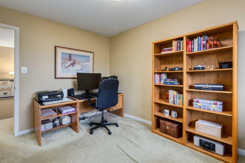 59-10030 Oakmoor Way Sw, Calgary, AB - Indoor Photo Showing Office