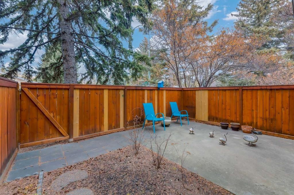 59-10030 Oakmoor Way Sw, Calgary, AB - Outdoor