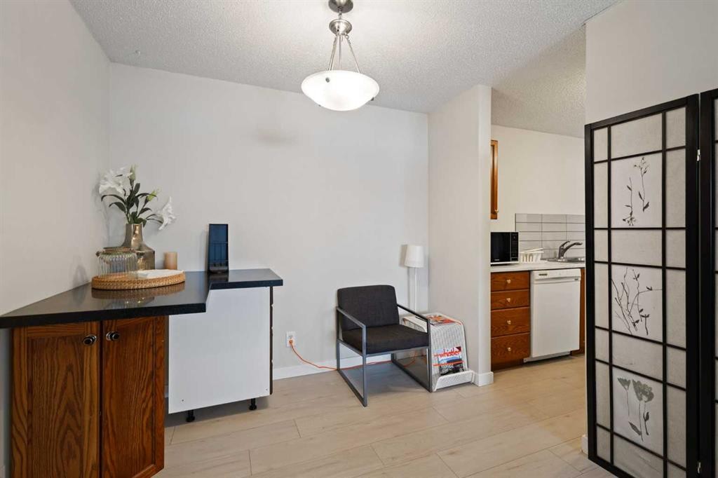 11027 24 Street Sw, Calgary, AB