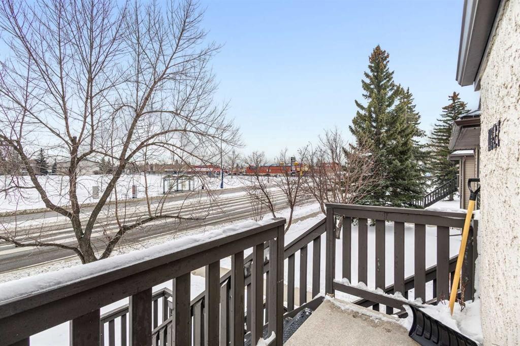 11027 24 Street Sw, Calgary, AB