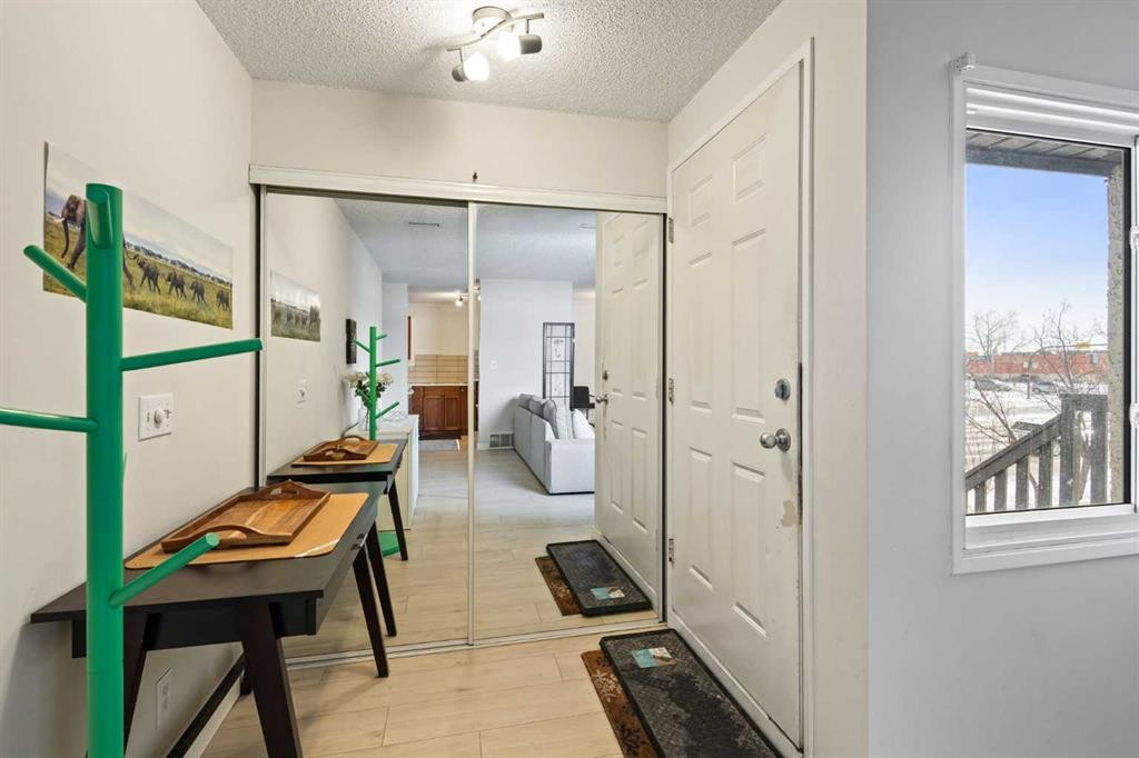 11027 24 Street Sw, Calgary, AB