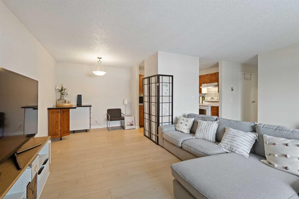 11027 24 Street Sw, Calgary, AB