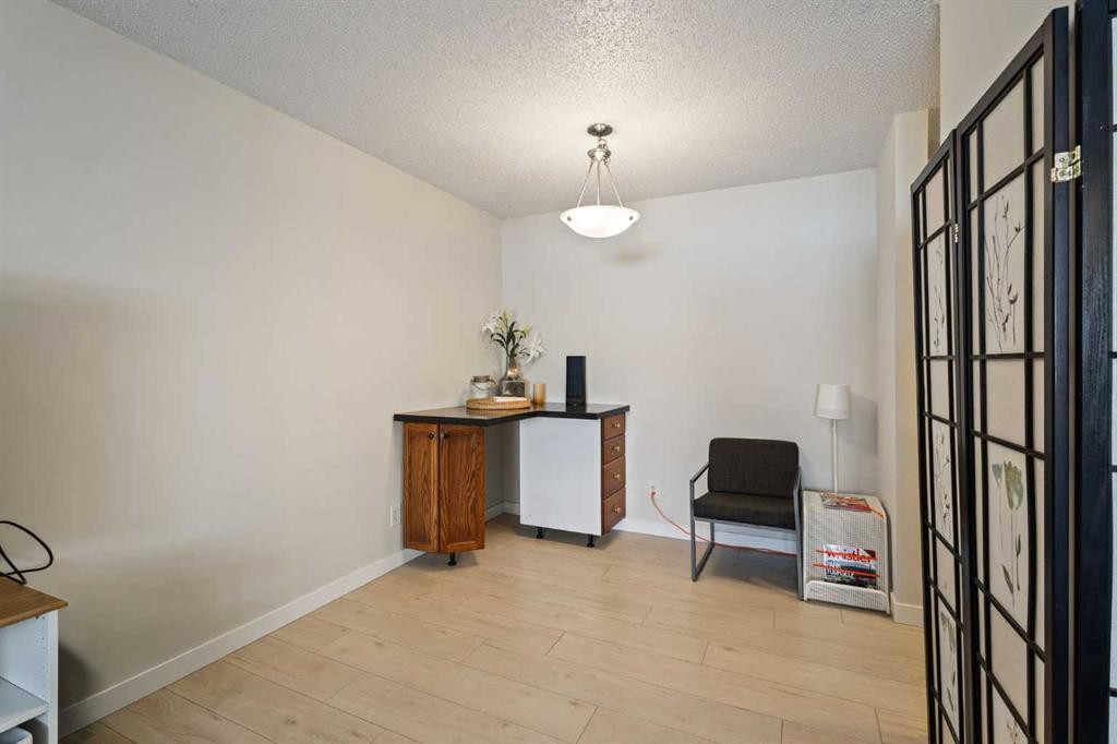 11027 24 Street Sw, Calgary, AB