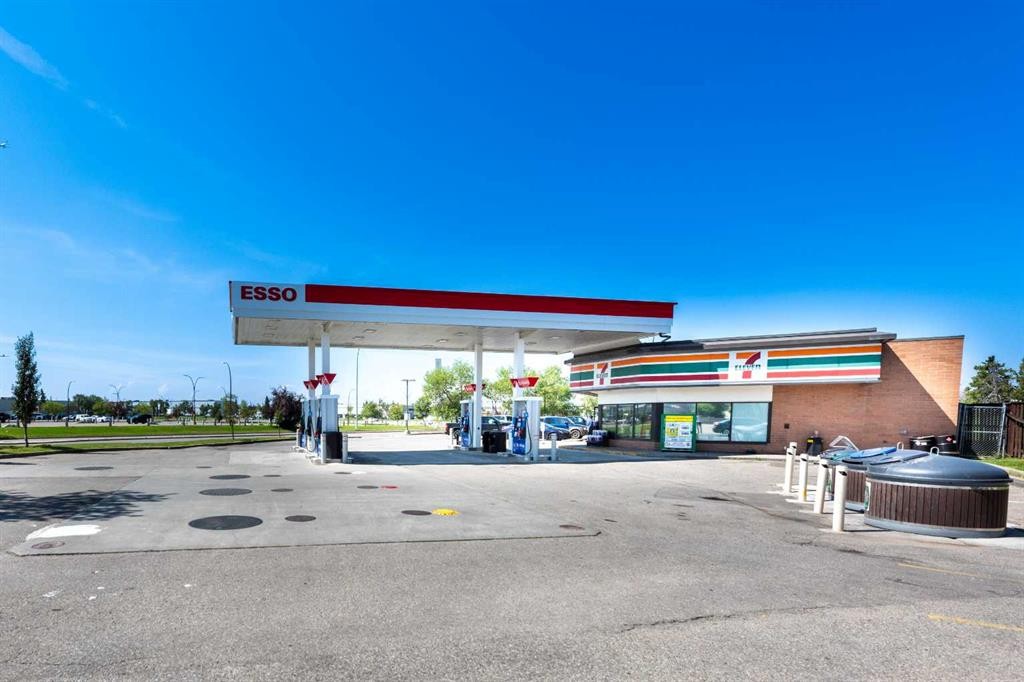 51 Whitworth Way Ne, Calgary, AB - Outdoor