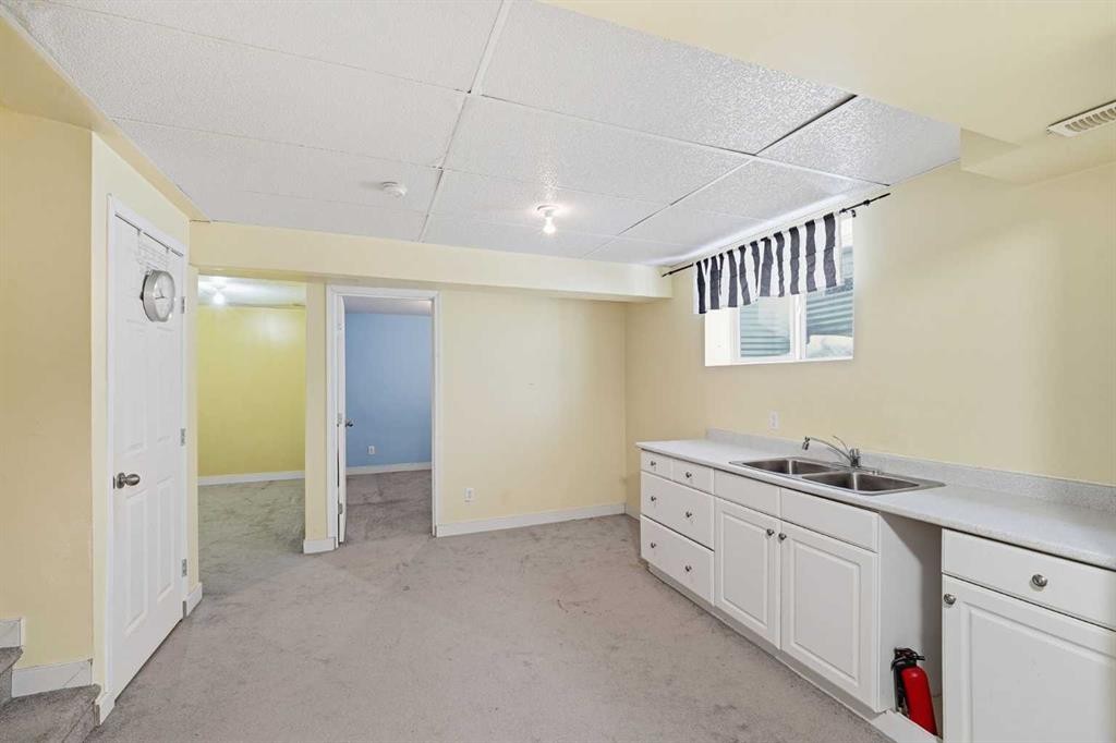 252 Saddlecrest Blvd Ne, Calgary, AB - Indoor