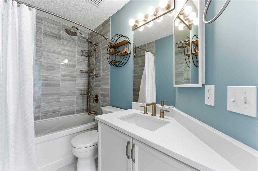 84 Mt Apex Green Se, Calgary, AB - Indoor Photo Showing Bathroom