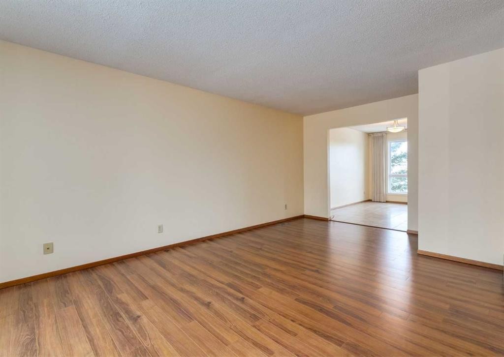 60 Macewan Glen Drive Nw, Calgary, AB - Indoor Photo Showing Other Room