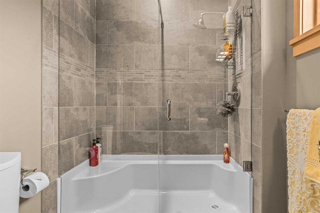 22 Streamside Lane, Canmore, AB - Indoor Photo Showing Bathroom