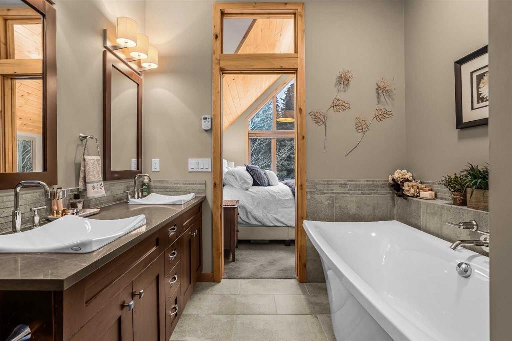 22 Streamside Lane, Canmore, AB - Indoor Photo Showing Bathroom