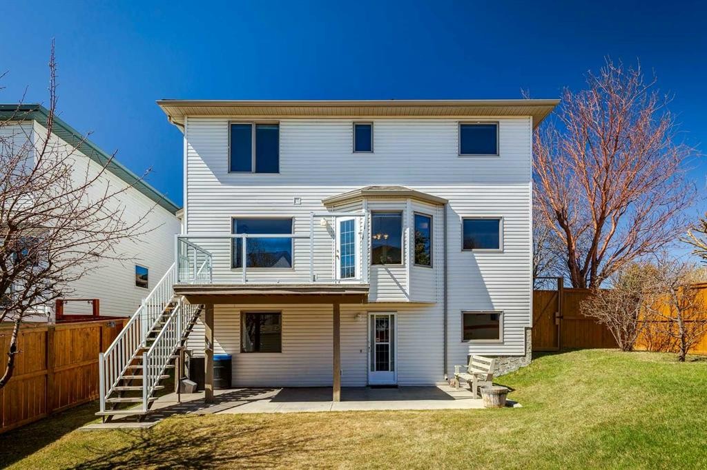 135 Sceptre Close Nw, Calgary, AB - Outdoor
