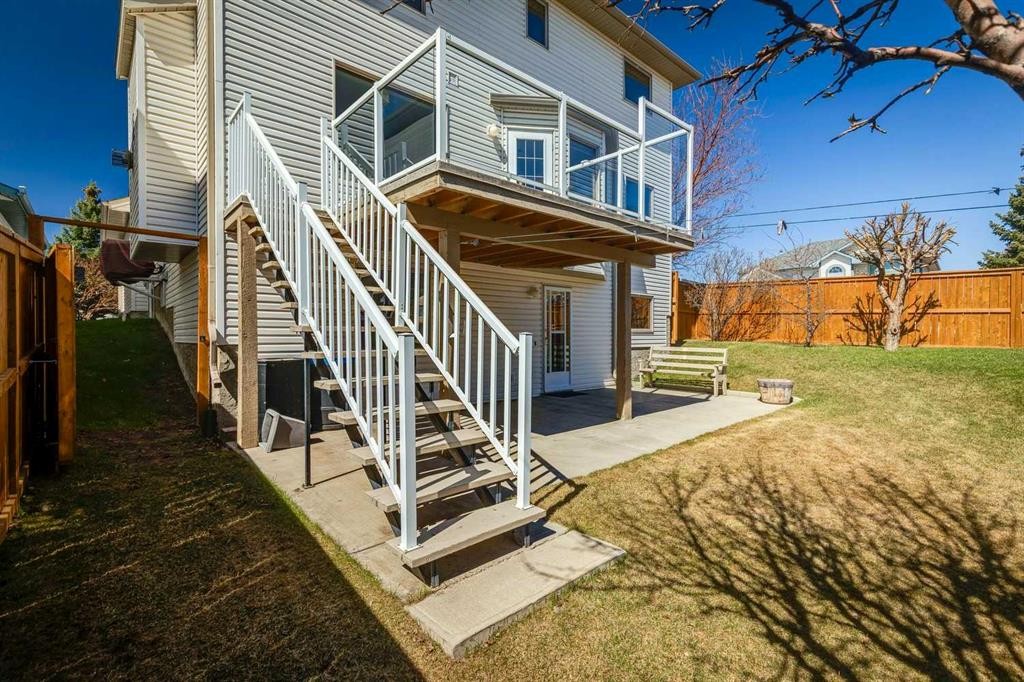 135 Sceptre Close Nw, Calgary, AB - Outdoor