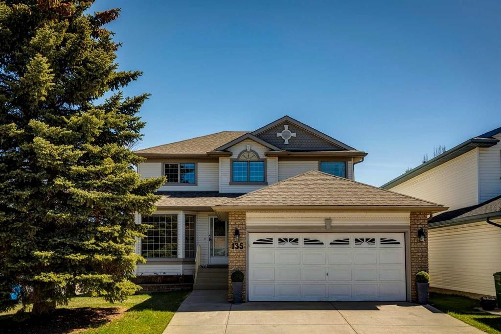 135 Sceptre Close Nw, Calgary, AB - Outdoor With Facade