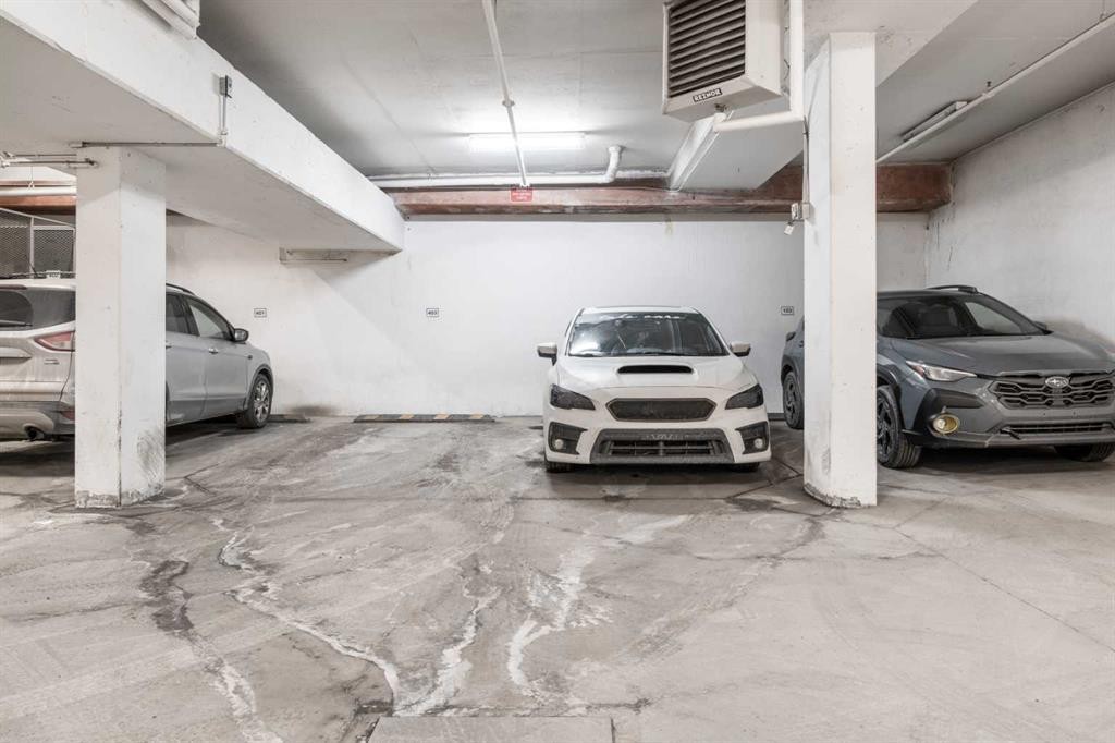 302-1029 15 Avenue Sw, Calgary, AB - Indoor Photo Showing Garage