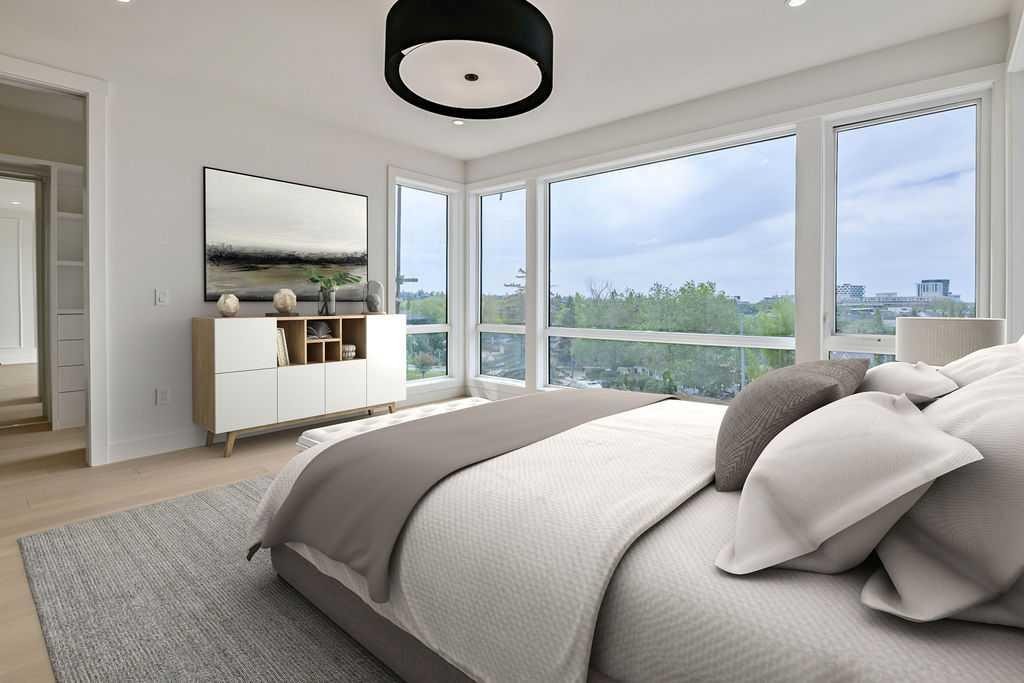 712 Bridge Crescent Ne, Calgary, AB - Indoor Photo Showing Bedroom