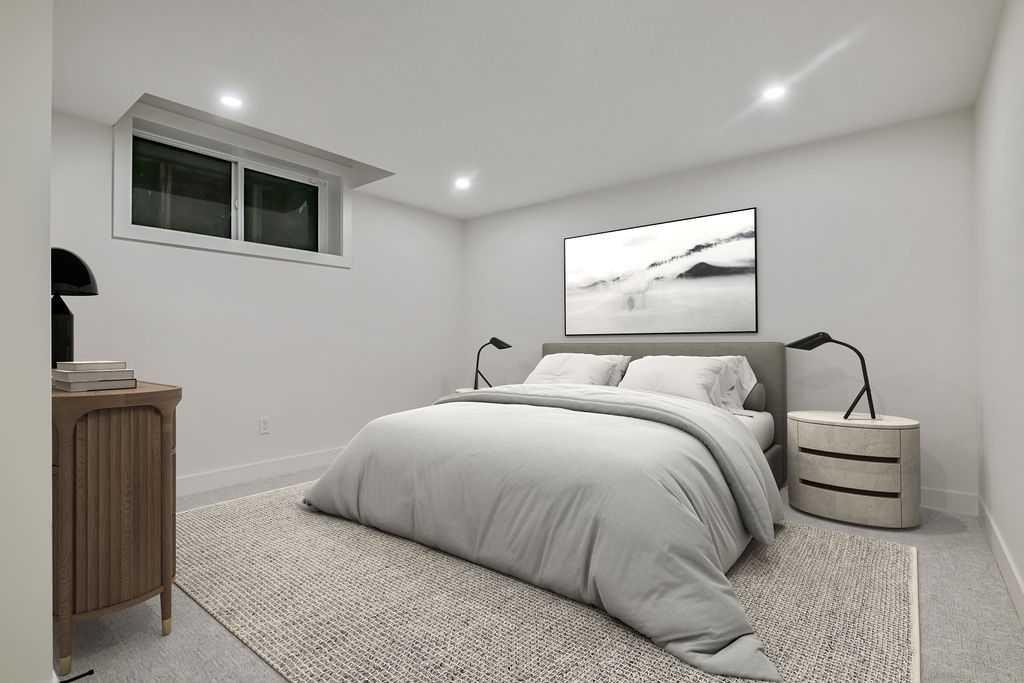 712 Bridge Crescent Ne, Calgary, AB - Indoor Photo Showing Bedroom