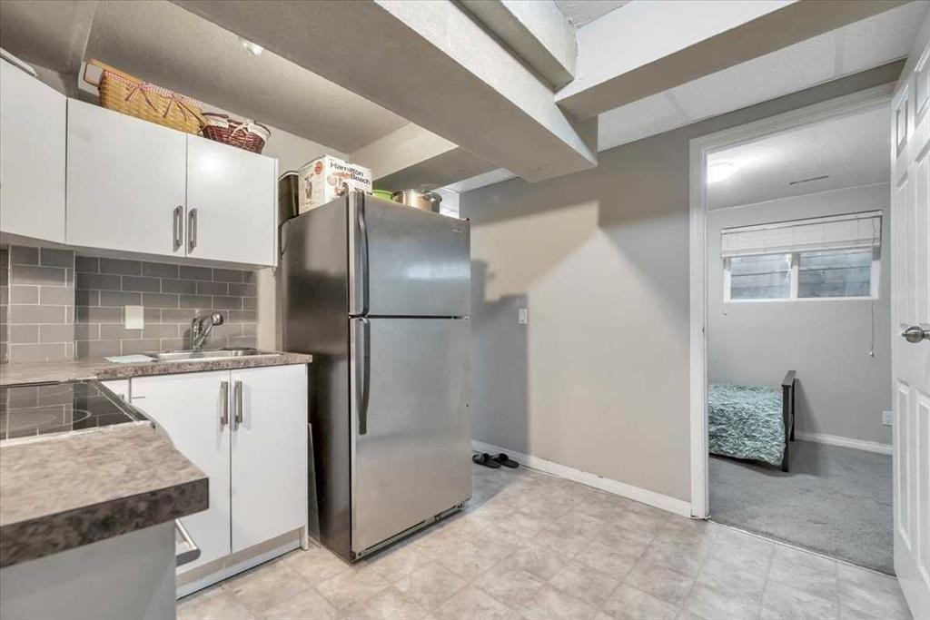 19 Castlepark Way Ne, Calgary, AB - Indoor Photo Showing Kitchen