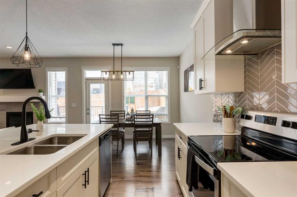 45 Nolanhurst Common Nw, Calgary, AB - Indoor Photo Showing Kitchen With Double Sink