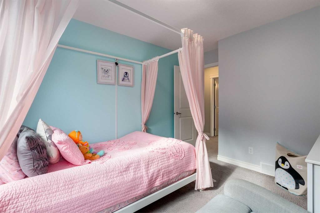 45 Nolanhurst Common Nw, Calgary, AB - Indoor Photo Showing Bedroom