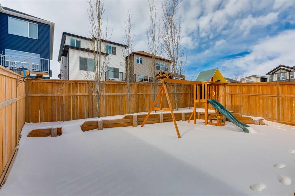 45 Nolanhurst Common Nw, Calgary, AB - Outdoor