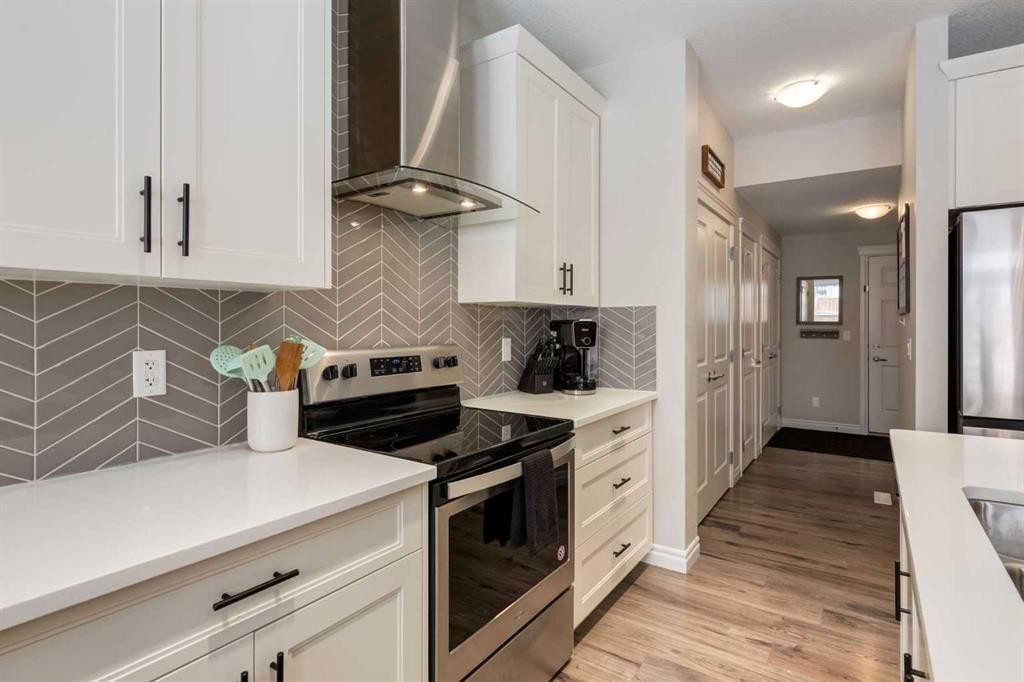 45 Nolanhurst Common Nw, Calgary, AB - Indoor Photo Showing Kitchen With Stainless Steel Kitchen With Upgraded Kitchen