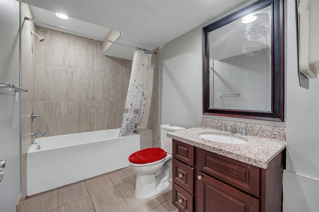 278 Saddlefield Place Ne, Calgary, AB - Indoor Photo Showing Bathroom