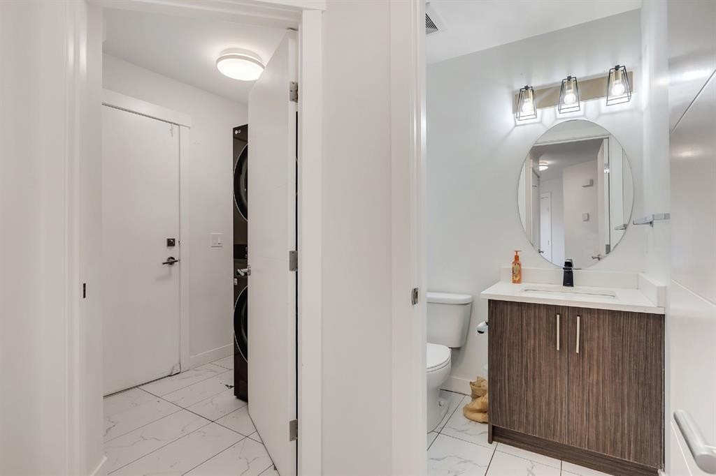 278 Saddlefield Place Ne, Calgary, AB - Indoor Photo Showing Bathroom