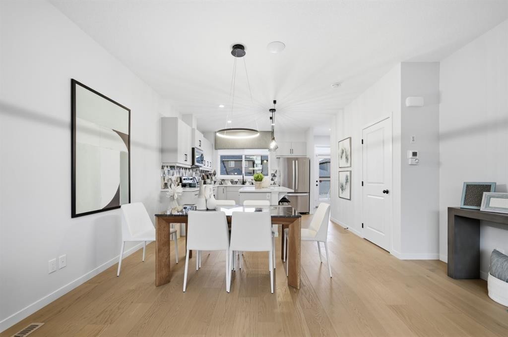 114 Wolf Creek Rise Se, Calgary, AB - Indoor