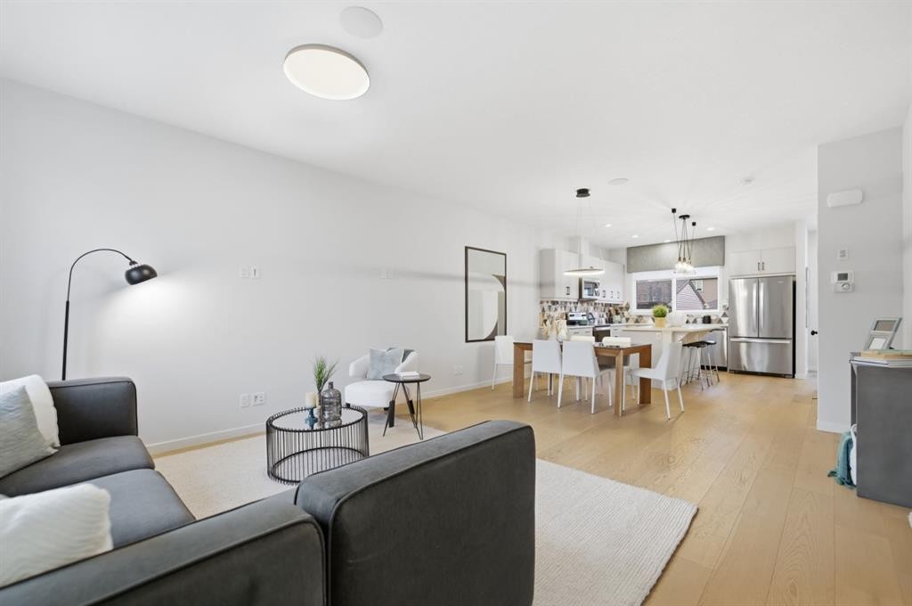 114 Wolf Creek Rise Se, Calgary, AB - Indoor