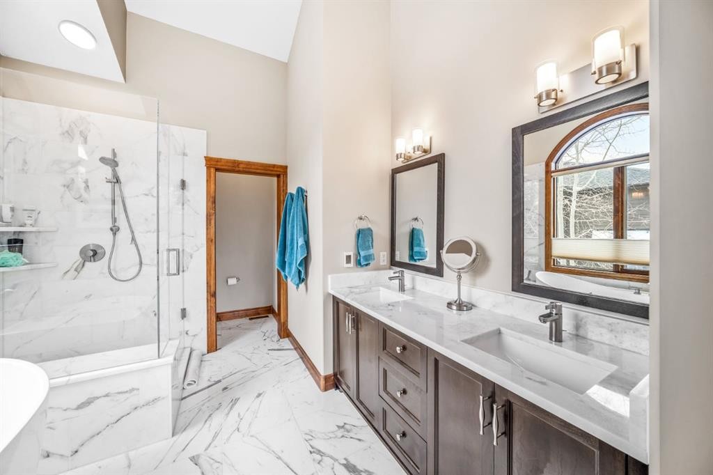 282 Miskow Close, Canmore, AB - Indoor Photo Showing Bathroom