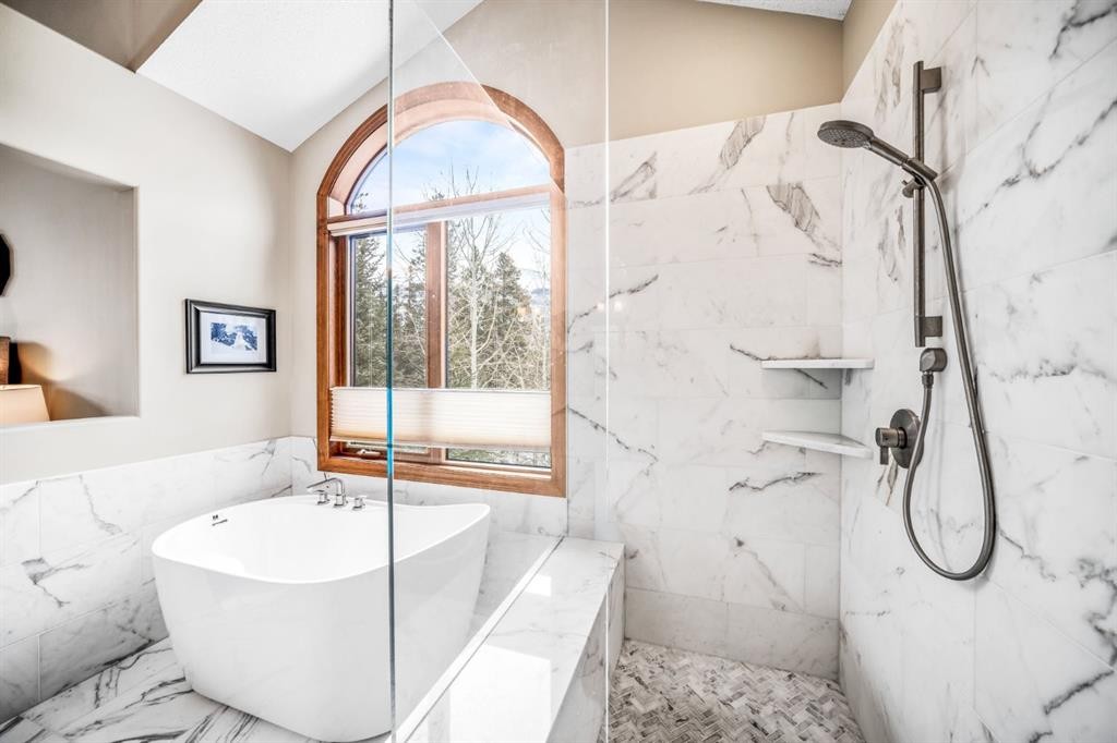 282 Miskow Close, Canmore, AB - Indoor Photo Showing Bathroom