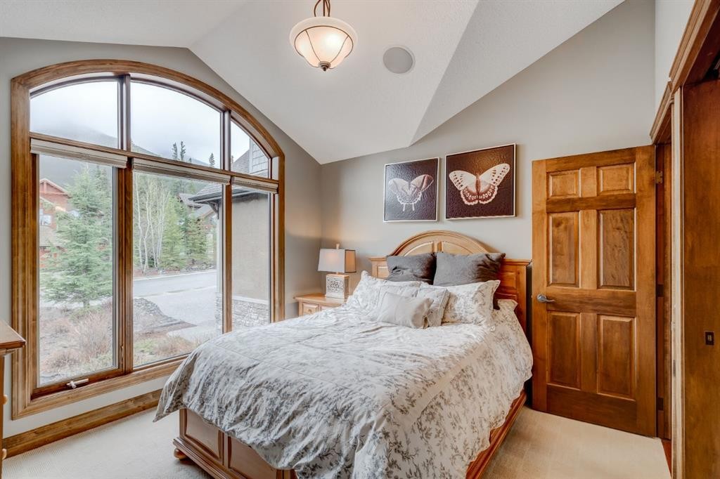 282 Miskow Close, Canmore, AB - Indoor Photo Showing Bedroom