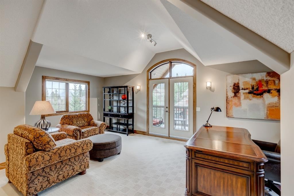 282 Miskow Close, Canmore, AB - Indoor Photo Showing Living Room